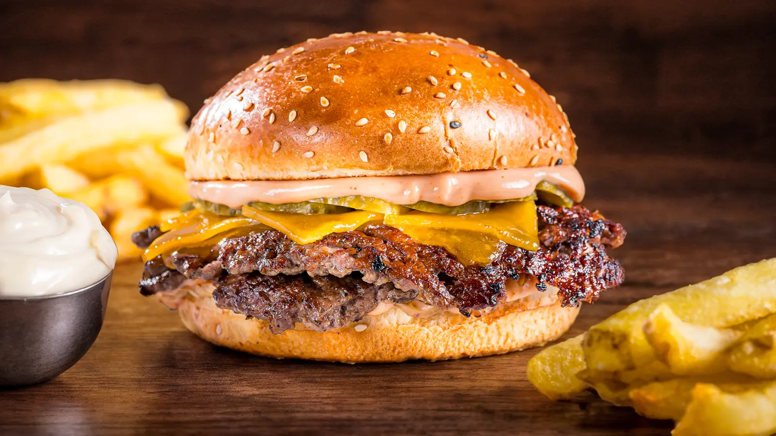 Smashed-Burger_dark-BG